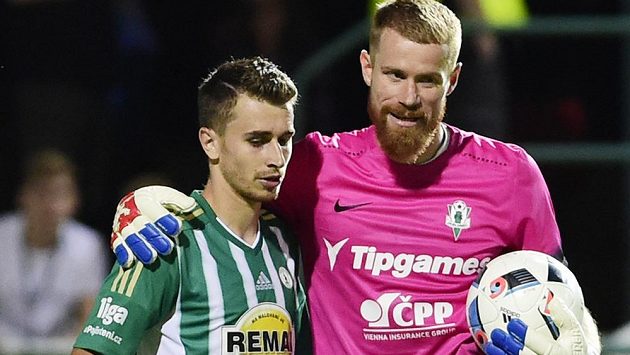 Zleva Dominik Mašek z Bohemians a brankář Jablonce Vlastimil Hrubý. Zleva Dominik Mašek z Bohemians a brankář Jablonce Vlastimil Hrubý.