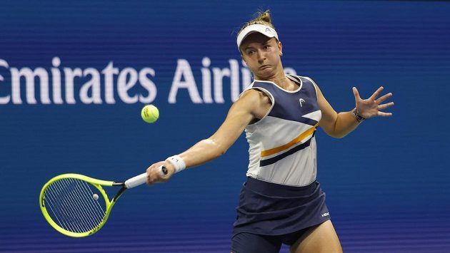 Tenistka Barbora Krejčíková v akci během osmifinále US Open Tenistka Barbora Krejčíková v akci během osmifinále US Open