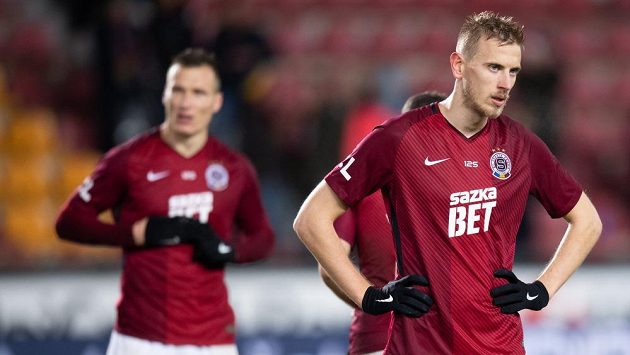 Uroš Radakovič ze Sparty Praha po blamáži s Teplicemi. Uroš Radakovič ze Sparty Praha po blamáži s Teplicemi.