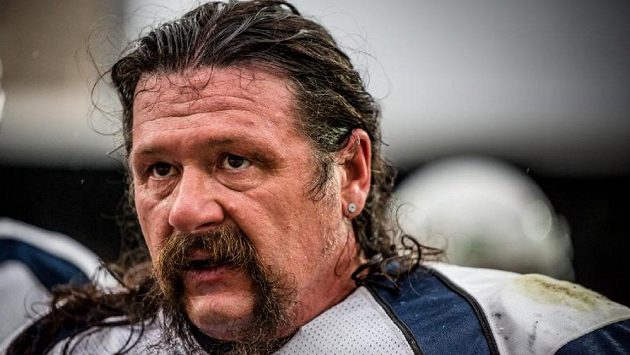 Martin Wasserbauer hraje ligu amerického fotbalu v barvách Ostravy Steelers. Martin Wasserbauer hraje ligu amerického fotbalu v barvách Ostravy Steelers.