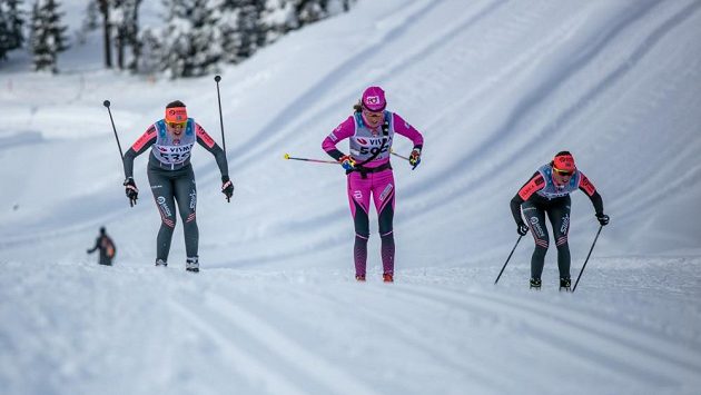 Kateřina Smutná (uprostřed) při závodu Kaiser Maximilian Lauf v Seefeldu. Kateřina Smutná (uprostřed) při závodu Kaiser Maximilian Lauf v Seefeldu.