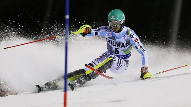 Německý lyžař Felix Neureuther během slalomu v Madonna di Campiglio. Německý lyžař Felix Neureuther během slalomu v Madonna di Campiglio.
