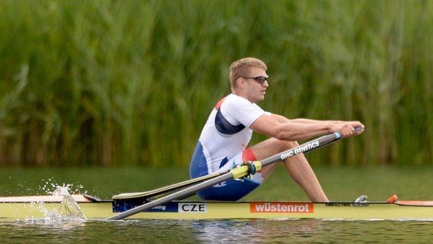 Skifař Ondřej Synek na jezeře Rotsee v Lucernu. Skifař Ondřej Synek na jezeře Rotsee v Lucernu.