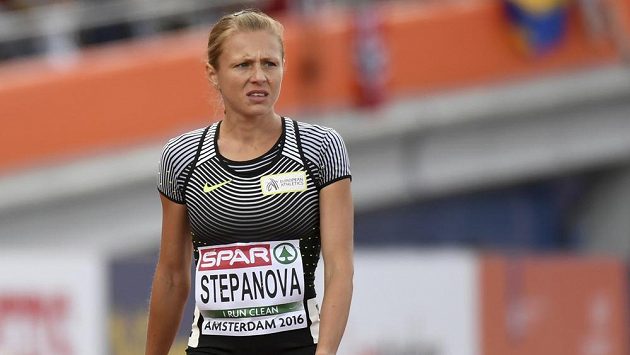 Zklamaná ruská běžkyně Julie Štěpanovová. Ani ona na OH startovat nemůže. Zklamaná ruská běžkyně Julie Štěpanovová. Ani ona na OH startovat nemůže.