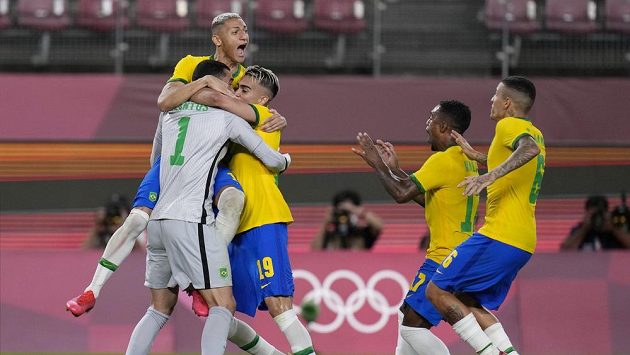 Fotbalisté Brazílie se stali prvními finalisty olympijského turnaje. Fotbalisté Brazílie se stali prvními finalisty olympijského turnaje.