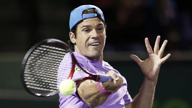Německý tenista Tommy Haas se postaral o největší překvapení na turnaji v Miami. Německý tenista Tommy Haas se postaral o největší překvapení na turnaji v Miami.