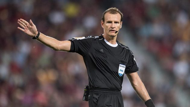 Rozhodčí Pavel Královec Rozhodčí Pavel Královec