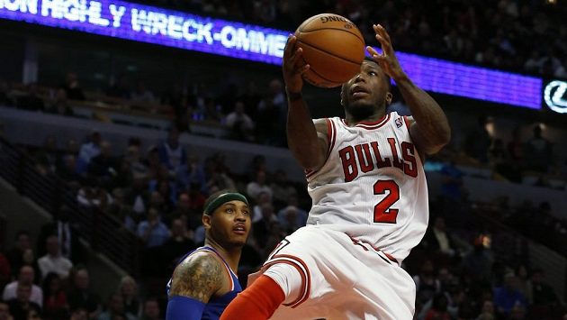 Basketbalista Bulls Nate Robinson nastřílel 35 bodů, z toho osm v nastavení. Basketbalista Bulls Nate Robinson nastřílel 35 bodů, z toho osm v nastavení.