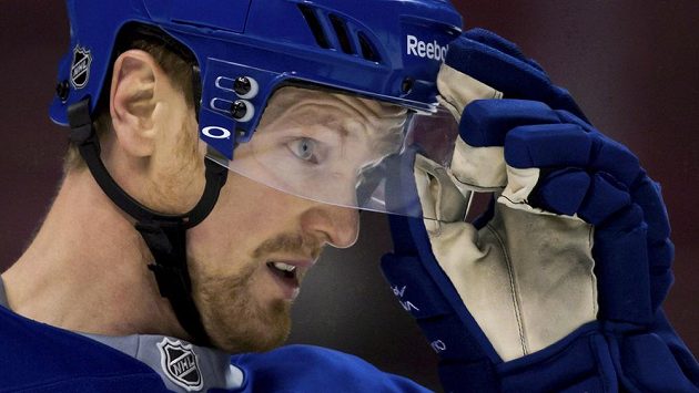 Švédský útočník Vancouveru Henrik Sedin. Švédský útočník Vancouveru Henrik Sedin.
