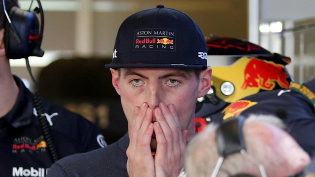 Nizozemec Max Verstappen během tréninku v Abú Zabí. Nizozemec Max Verstappen během tréninku v Abú Zabí.