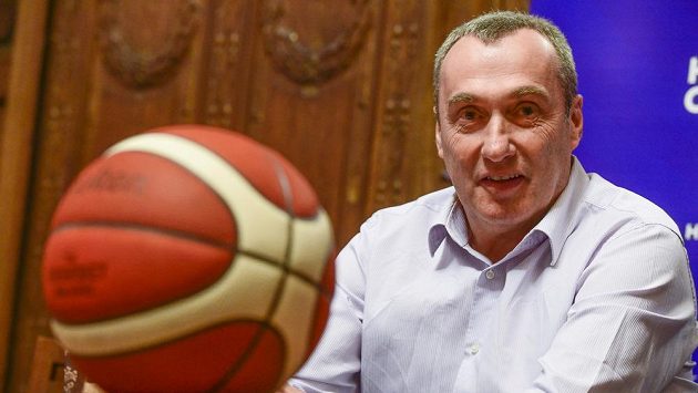 Trenér české basketbalové reprezentace Ronen Ginzburg (na snímku z 12. února 2020) se domluvil na spolupráci s ukrajinským klubem Prometey. Národní tým to podle něj neovlivní. Trenér české basketbalové reprezentace Ronen Ginzburg (na snímku z 12. února 2020) se domluvil na spolupráci s ukrajinským klubem Prometey. Národní tým to podle něj neovlivní.