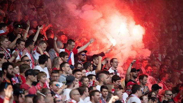 Tribuna Sever během utkání Slavie se Spartou hraného na konci května v rámci skupiny o titul. Tribuna Sever během utkání Slavie se Spartou hraného na konci května v rámci skupiny o titul.