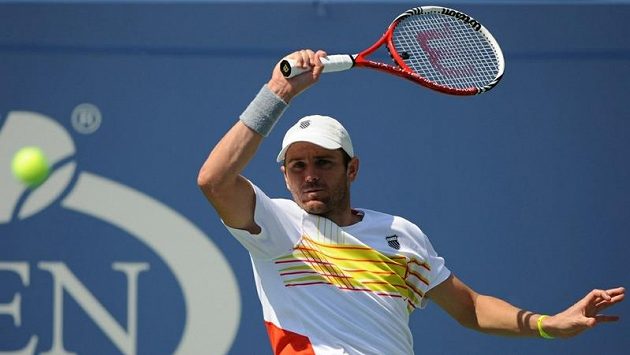 Americký tenista Mardy Fish při letošním US Open. Americký tenista Mardy Fish při letošním US Open.