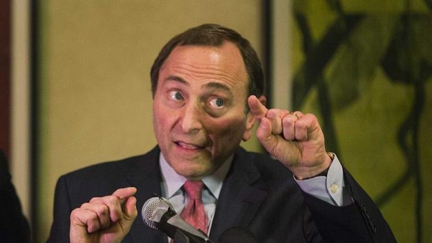 Hlavní komisionář NHL Gary Bettman a spol. se odhodlali k ráznému kroku. Hlavní komisionář NHL Gary Bettman a spol. se odhodlali k ráznému kroku.
