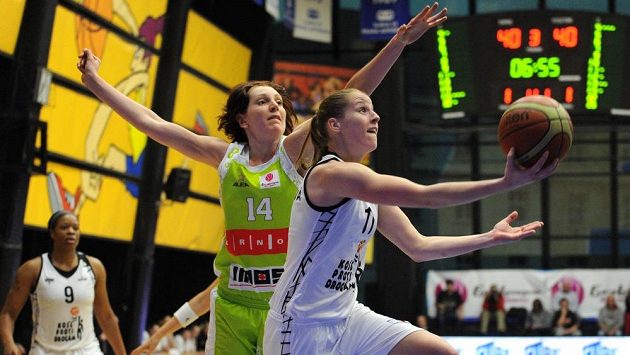 Kateřina Elhotová z USK Praha (vpravo) a Tereza Pecková z Brna. Ilustrační foto. Kateřina Elhotová z USK Praha (vpravo) a Tereza Pecková z Brna. Ilustrační foto.