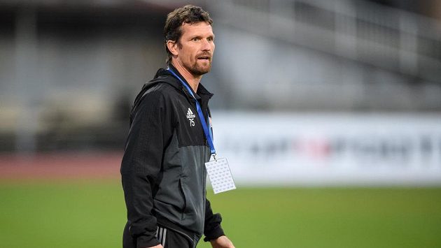 Trenér Jaroslav Hynek v Dukle skončil. Trenér Jaroslav Hynek v Dukle skončil.