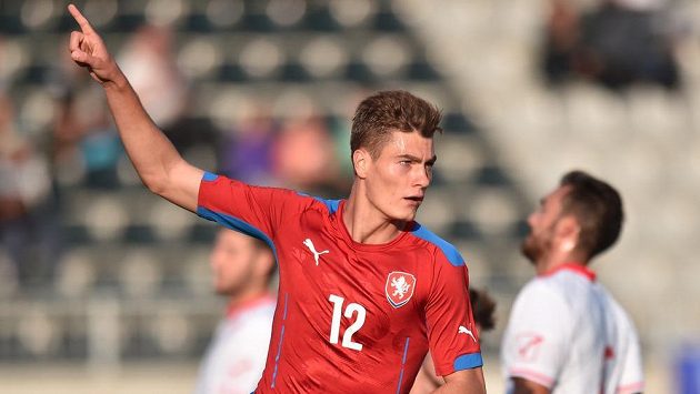 Český útočník fotbalistů do 21 let Patrik Schick se raduje z branky, kterou vstřelil Maltě. Český útočník fotbalistů do 21 let Patrik Schick se raduje z branky, kterou vstřelil Maltě.