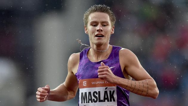 Pavel Maslák v cíli atletického mítinku Zlatá tretra 2015. Pavel Maslák v cíli atletického mítinku Zlatá tretra 2015.