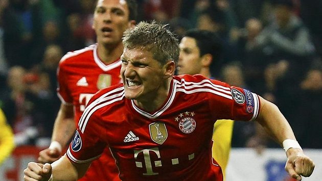 Radost Bastiana Schweinsteigera, autora úvodního gólu Bayernu v odvetném duelu osmifinále LM s Arsenalem. Radost Bastiana Schweinsteigera, autora úvodního gólu Bayernu v odvetném duelu osmifinále LM s Arsenalem.