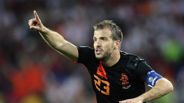 Nizozemský útočník Rafael Van der Vaart. Nizozemský útočník Rafael Van der Vaart.