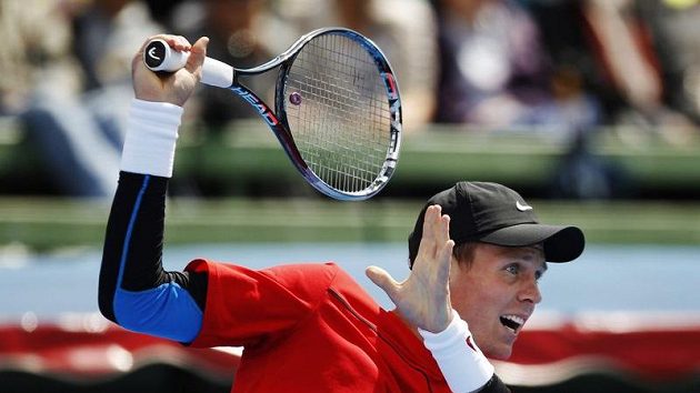 Tomáš Berdych na domácího Bernarda Tomice nestačil. Tomáš Berdych na domácího Bernarda Tomice nestačil.