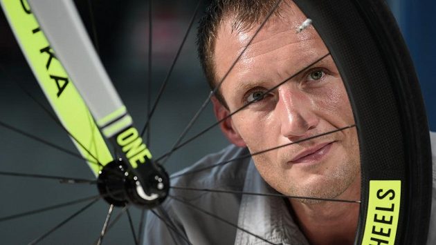 Ondřej Sosenka se pokusí vytvořit světový rekord v hodinovce. Ondřej Sosenka se pokusí vytvořit světový rekord v hodinovce.