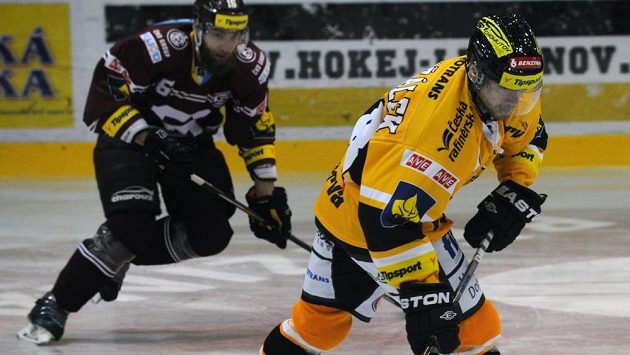 Nová posila Litvínova Jakub Petružálek (vpravo). Nová posila Litvínova Jakub Petružálek (vpravo).