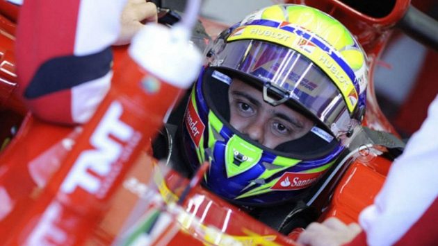 Felipe Massa je jedním z mnoha sportovců, kteří přejí Schumacherovi brzké uzdravení. Felipe Massa je jedním z mnoha sportovců, kteří přejí Schumacherovi brzké uzdravení.