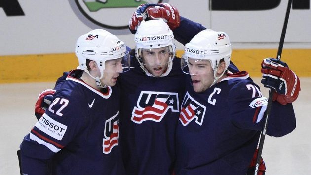 Hokejisté USA se mohou radovat z bronzové medaile, kterou ukořistili po výhře na nájezdy nad Finskem Hokejisté USA se mohou radovat z bronzové medaile, kterou ukořistili po výhře na nájezdy nad Finskem