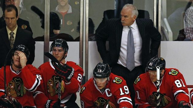 Trenér Chicaga Joel Quenneville na střídačce Trenér Chicaga Joel Quenneville na střídačce