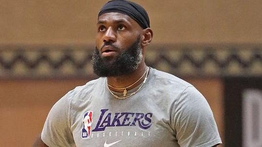 Hvězda NBA LeBron James. Hvězda NBA LeBron James.