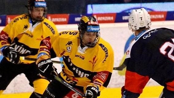 Hokejový talent Jan Myšák zahájí sezonu v Litvínově. Hokejový talent Jan Myšák zahájí sezonu v Litvínově.