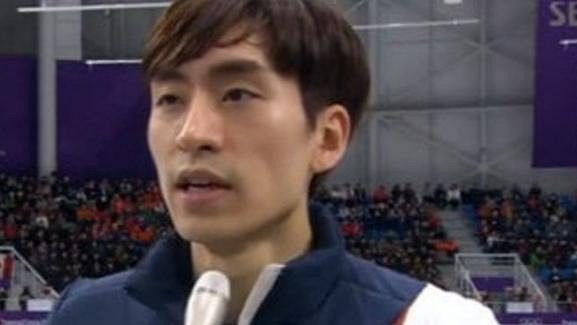 Olympijský vítěz v rychlobruslení I Sung-hun. Olympijský vítěz v rychlobruslení I Sung-hun.