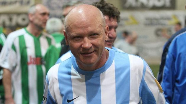 Ivan Hašek při vánočním turnaji internacionálů v Edenu. Ivan Hašek při vánočním turnaji internacionálů v Edenu.