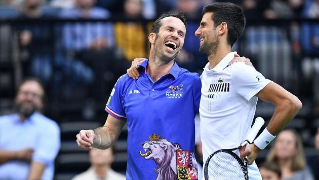 Novak Djokovič po boku Radka Štěpánka. Novak Djokovič po boku Radka Štěpánka.