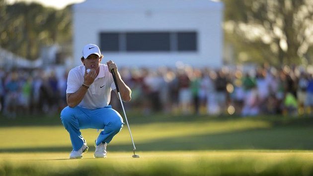 McIlroy je na cestě k prvnímu triumfu po 18 měsících. McIlroy je na cestě k prvnímu triumfu po 18 měsících.