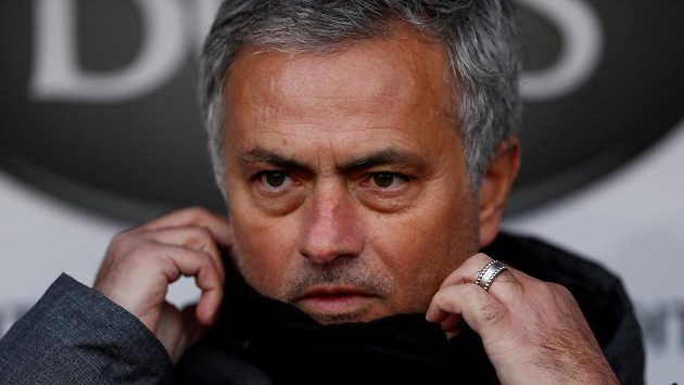 Trenér José Mourinho prodloužil s Manchesterem United smlouvu do roku 2020. Trenér José Mourinho prodloužil s Manchesterem United smlouvu do roku 2020.