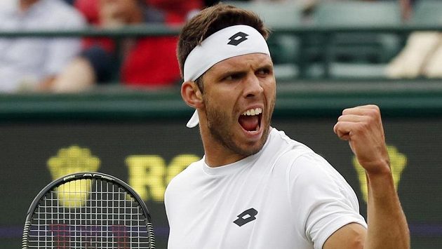 Jiří Veselý je v 3. kole Wimbledonu! Zdolal rakouského favorita Thiema. Jiří Veselý je v 3. kole Wimbledonu! Zdolal rakouského favorita Thiema.