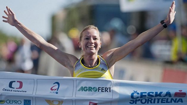 Petra Kamínková v cíli závodu Běchovice - Praha. Petra Kamínková v cíli závodu Běchovice - Praha.