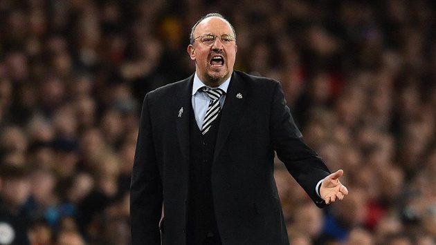 Španělský kouč Rafael Benítez skončil na lavičce Newcastlu. Španělský kouč Rafael Benítez skončil na lavičce Newcastlu.