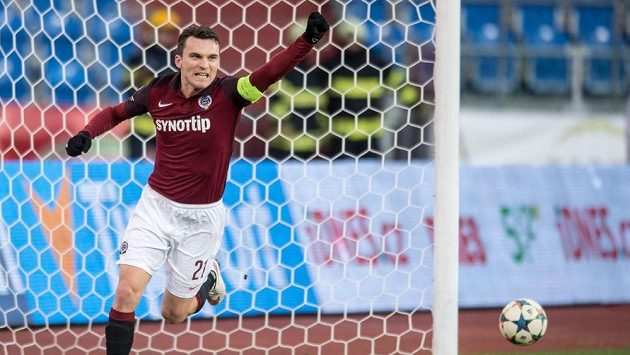 Sparťanský kapitán David Lafata vydatně přispěl k rekordní gólové nadílce. Sparťanský kapitán David Lafata vydatně přispěl k rekordní gólové nadílce.