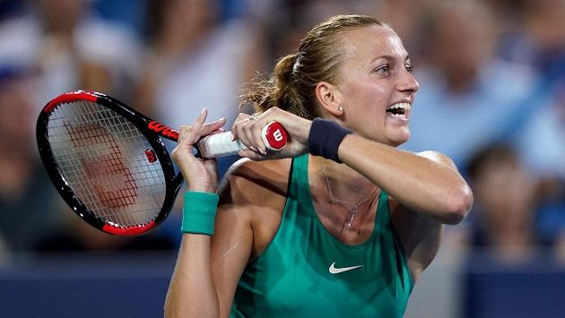 Petra Kvitová při utkání se Serenou Williamsovou. Petra Kvitová při utkání se Serenou Williamsovou.