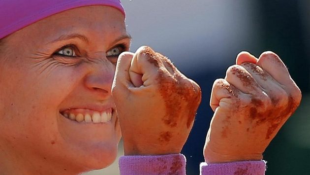 Lucie Šafářová jásá, v sobotu si v Paříži zahraje o svou první grandslamovou trofej ve dvouhře. Lucie Šafářová jásá, v sobotu si v Paříži zahraje o svou první grandslamovou trofej ve dvouhře.