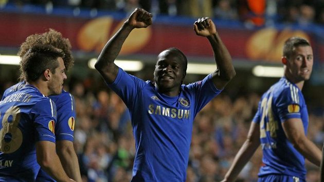 Victor Moses z Chelsea se raduje z branky do sítě Basileje. Victor Moses z Chelsea se raduje z branky do sítě Basileje.