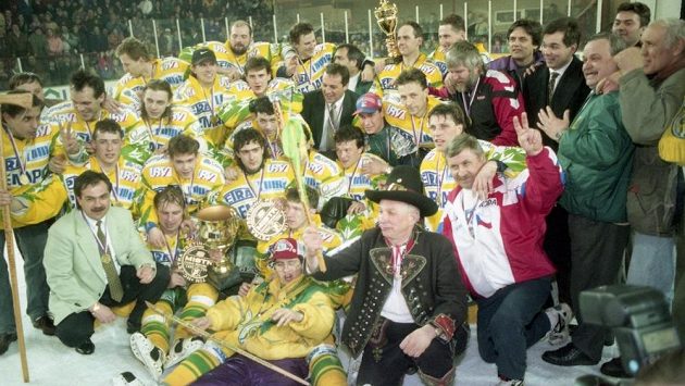 V roce 1996 hokejisté Vsetína získali mistrovský titul podruhé. Poté ještě čtyřikrát. V roce 1996 hokejisté Vsetína získali mistrovský titul podruhé. Poté ještě čtyřikrát.