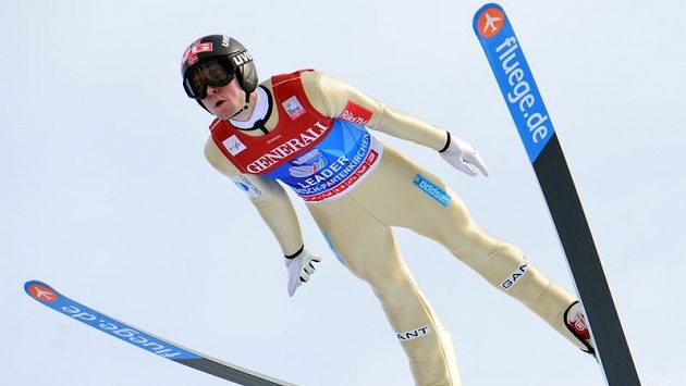 Norský skokan na lyžích Anders Jacobsen ovládl závod v Garmisch-Partenkirchenu. Norský skokan na lyžích Anders Jacobsen ovládl závod v Garmisch-Partenkirchenu.