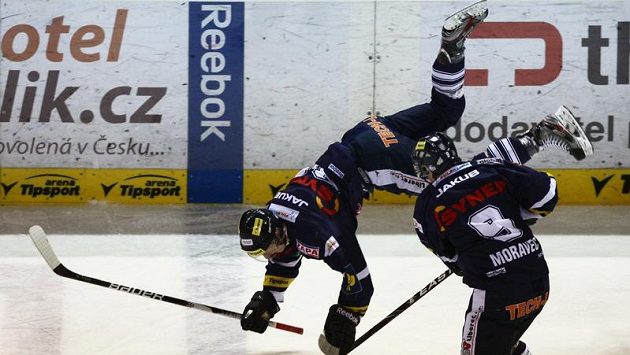Radost libereckého Michala Bulíře po dovršení hattricku proti Českým Budějovicím. Radost libereckého Michala Bulíře po dovršení hattricku proti Českým Budějovicím.