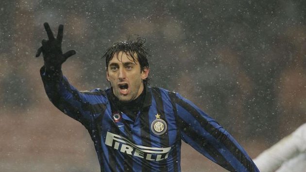 Útočník Interu Milán Diego Milito se raduje z jednoho ze svých gólů. Útočník Interu Milán Diego Milito se raduje z jednoho ze svých gólů.