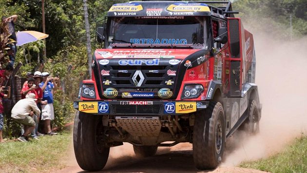 Kamión Renault roudnického týmu MKR Technology pilotovaný Nizozemcem Martinem van den Brinkem. Kamión Renault roudnického týmu MKR Technology pilotovaný Nizozemcem Martinem van den Brinkem.