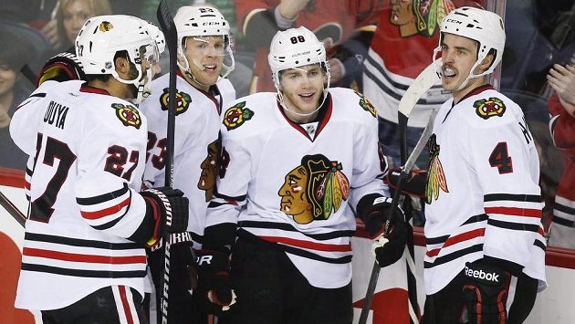 Patrick Kane (druhý zprava) nechybí v nominaci USA do Soči. Patrick Kane (druhý zprava) nechybí v nominaci USA do Soči.